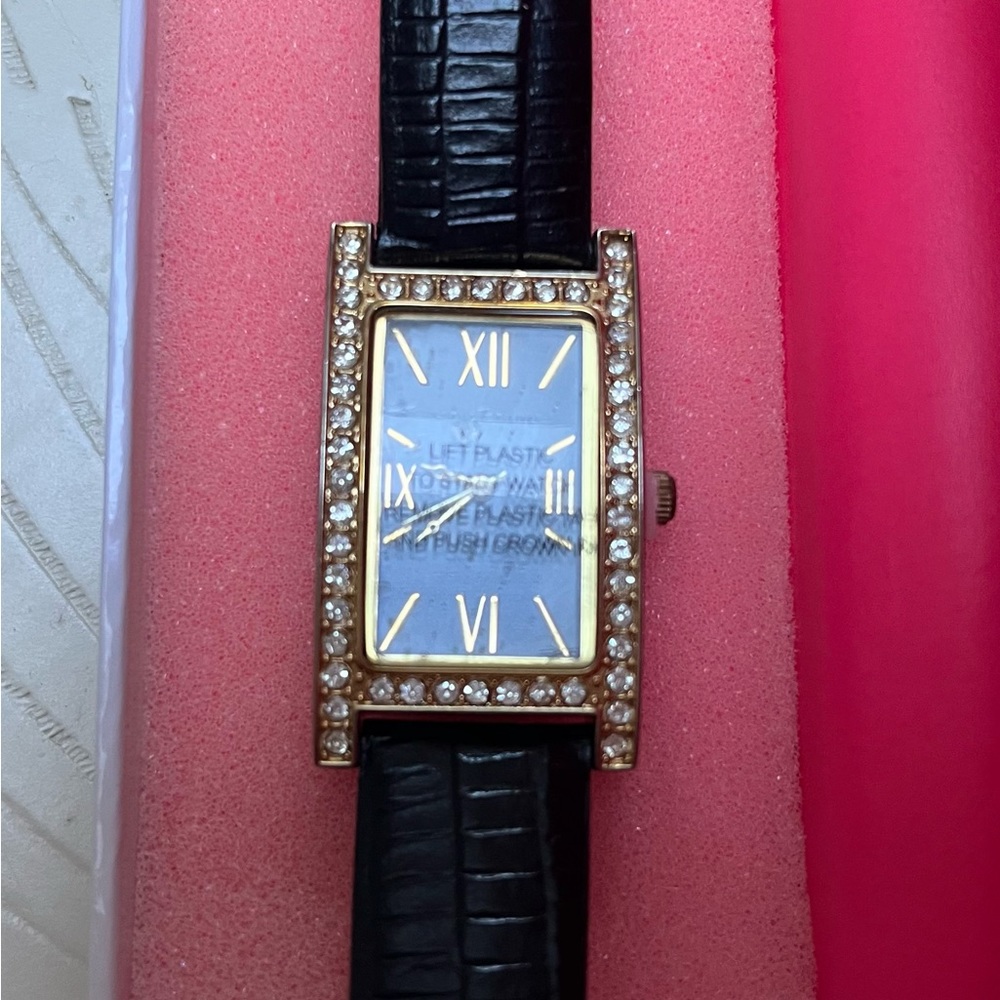 ❤️💖❣️Brand New Isaac Mizrahi! Live! Rectangle Crystal Bezel Black Watch! Gorg!
